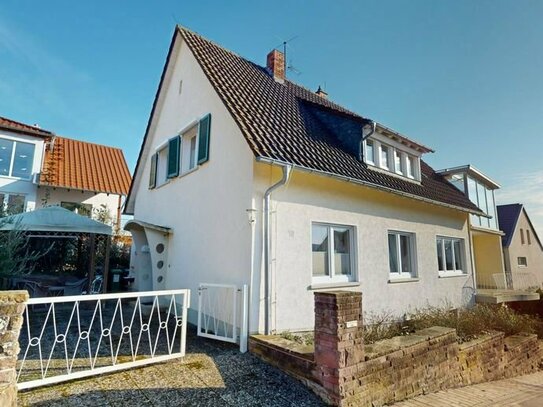 ~~ TOP LAGE - CHARMANTES, MODERNISIERTES WOHNHAUS MIT WINTERGARTEN UND BURGBLICK ~~