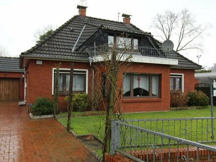 Ländlich gelegener Bungalow mit Erker, Kaminzimmer, Nebengebäude u. ausbaufähigem Dachboden