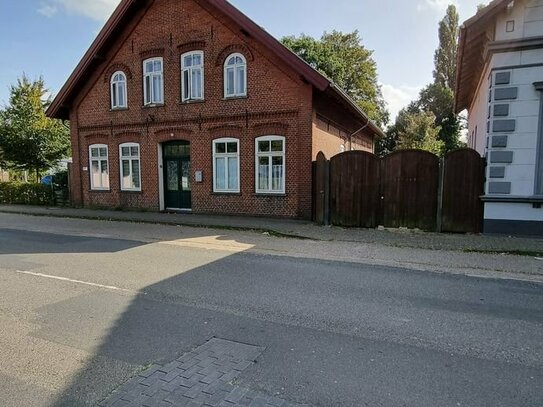 freistehendes Ein-(Zwei)familienhaus in Berne/ Kreis Brake-Unterweser