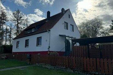 Frei stehendes Haus im Landhaus Style mit großem Grundstück