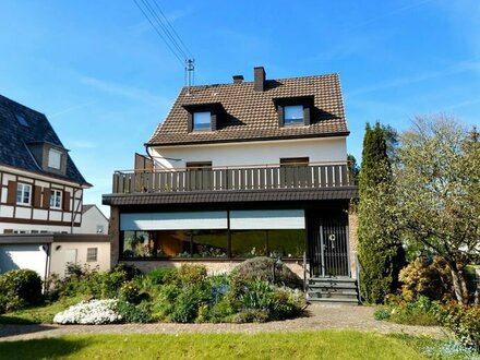 Helle 2-Zimmer-Wohnung mit Dachterrasse und Balkon in Hennef