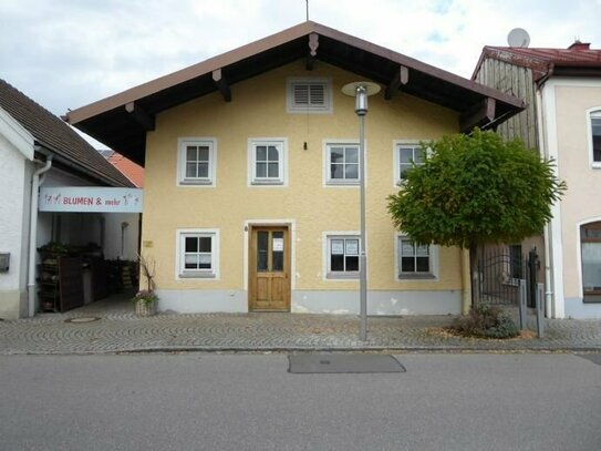 Verkaufen ein saniertes Stadthaus in zentraler Geschäftslage von Waging am See !