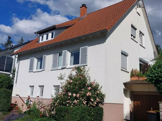 Geräumiges, familienfreundliches Haus in ruhiger Lage mit Garten und Einliegerwohnung im OG