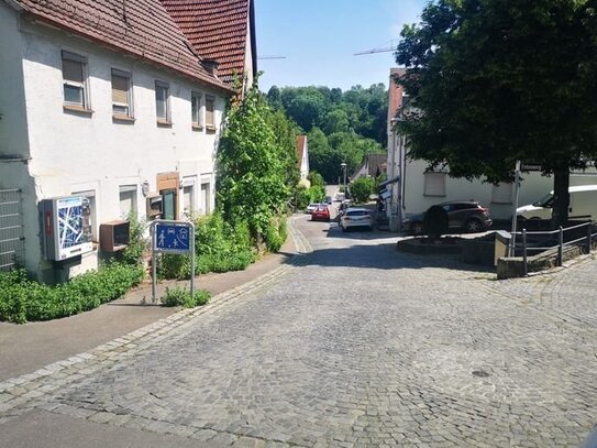 Baugrundstück mit Baugenehmigung für Mehrfamilienhaus mit Außen Stellplätze