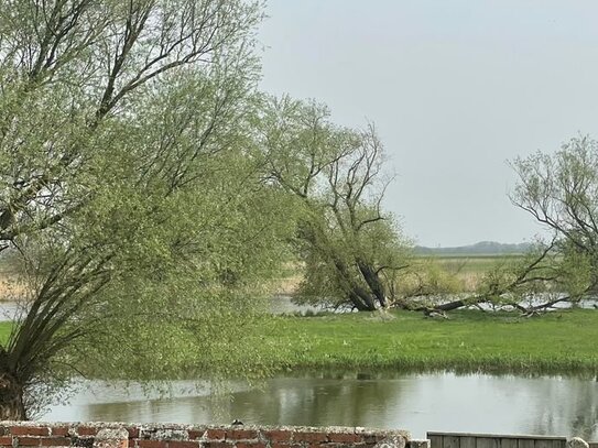 Einfamilienhaus am Wasser gelegen zu verkaufen !!