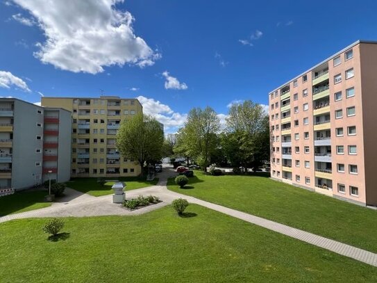 Freundliche, helle 2- Zimmer- Wohnung in zentraler Stadtlage