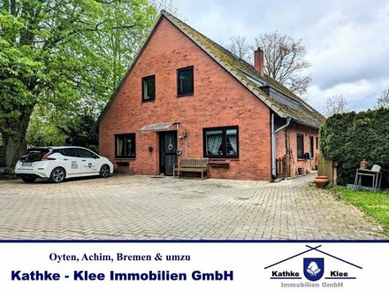 Ein Träumchen - Pferde am Haus: Zweifamilienhaus mit Doppelcarport & Pferdeboxen auf ca. 7.300 m² Grundstück