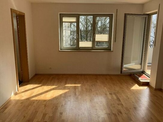 Augsburg-Hochzoll-Mitte: Moderne 2-Zi-Wohnung mit Balkon in Top-Lage! *Ideal für München-Pendler*