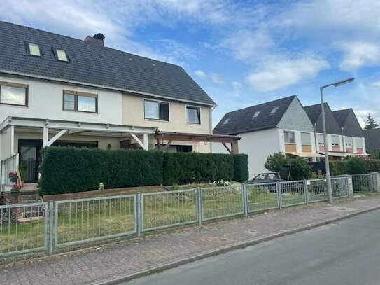 Attraktive Doppelhaushälfte in Buckow - mit Terrasse, Kamin, Garage u. a.