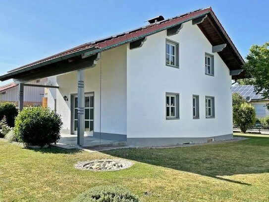 Lichtdurchflutetes und modern renoviertes Einfamilienhaus in ruhiger Siedlungslage mit PV-Anlage zu verkaufen