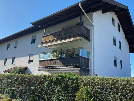 Raubling: top aufgeteilte, zentral gelegene 3-Zimmer-Wohnung mit Balkon