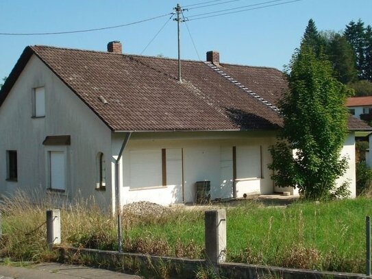 Einfamilienhaus - weitgehend Rohbauzustand