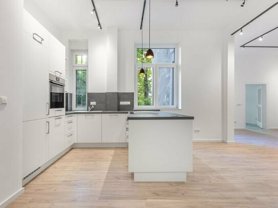 Erstbezug im Herzen von Köln-Deutz: komplett modernisierte Wohnung, inklusive hochwertiger Küche, Balkon und eigenem Ga…