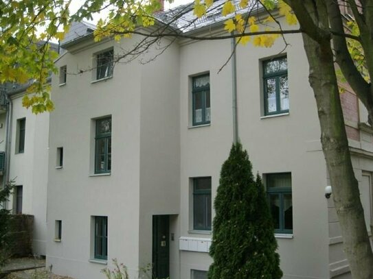Einziehen und wohlfühlen: 2-Raumwohnung mit Tageslichtbad (Wanne) im Grünen (Chemnitz-Hilbersdorf)