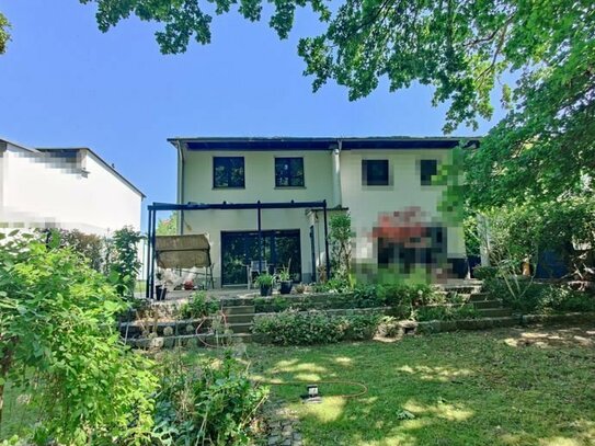 Hessenwinkel: Familienhaus mit toller Architektur!