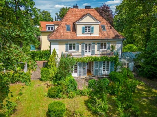 Historische, denkmalgeschützte Villa zur Renovierung