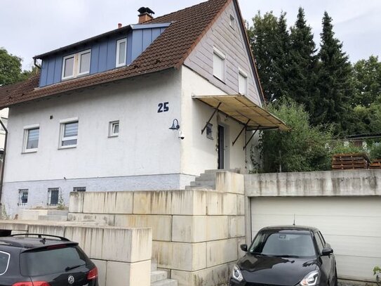 Mit wenigen Handgriffen zum Traumhaus – 4,5 Zimmer + weiterem Raum im UG, Wintergarten, PV-Anlage, große EBK & Garage.