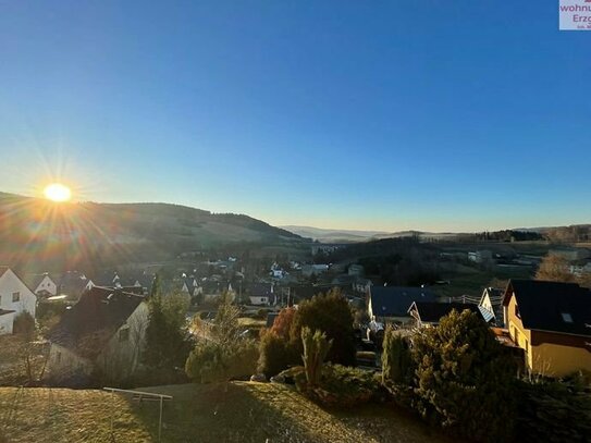 Erstbezug! Traumaussicht in bester Lage von Markersbach