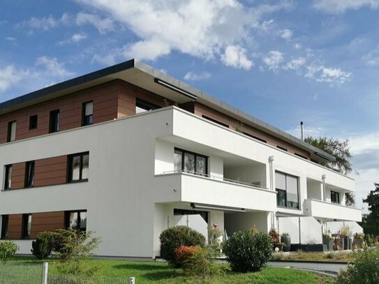 moderne barrierefreie Wohnung mit Aufzug, Garage und Terrasse.