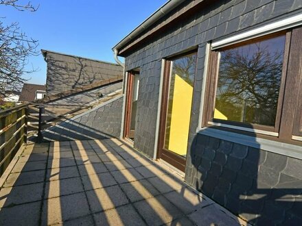 Bonn-Vilich-Müldorf: Sonnige Dachgeschosswohnung mit schöner Dachterrasse und Blick ins Grüne