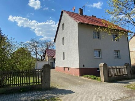 Attraktives Zweifamilienhaus mit großem Grundstück in Falkenberg/ Elster