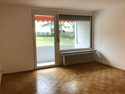 2-Zimmer Erdgeschosswohnung mit Balkon und Blick ins Grüne (renoviert, incl. Kellerabteil) in Nürnberg-Langwasser