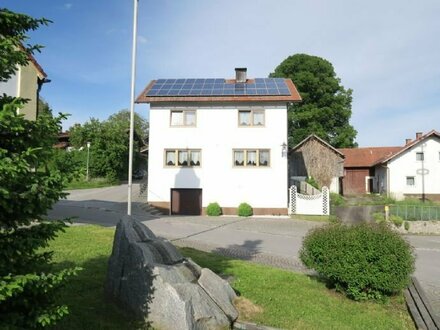 Ruhmannsfelden: Mehrgenerationenhaus m. Photovoltaikanlage u. 3 sep. Eingängen
