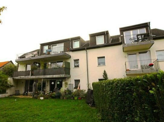 Großzügig und renoviert: 4-Zimmer-Wohnung mit Balkon und Stellplatz in ruhiger Lage von Heinsberg