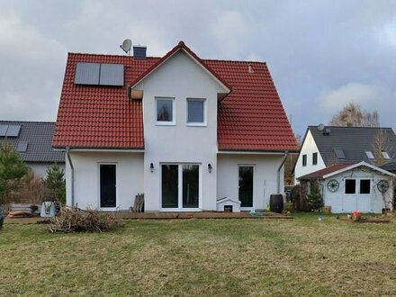 Traumhaus mit schönem Garten im Speckgürtel