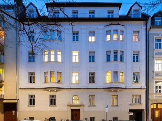 Außergewöhnliche, denkmalgeschützte 3-Zimmer-Stadtwohnung in München-Schwabing