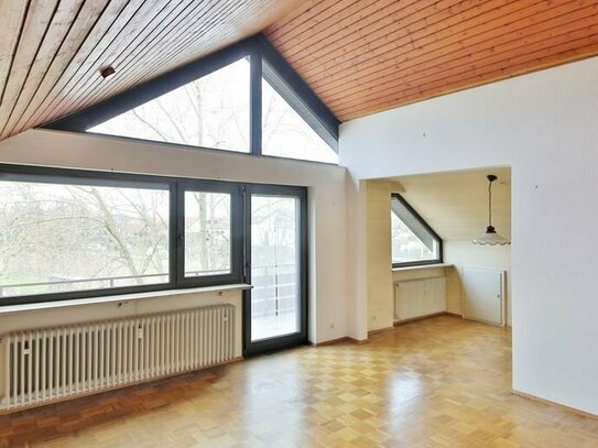 Helle 3-Zimmer-Dachgeschosswohnung mit Balkon - mit Aussicht ins Grüne - in Haueneberstein!