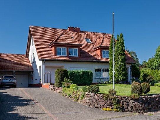 Moderne Doppelhaushälfte mit großzügigem Raumangebot