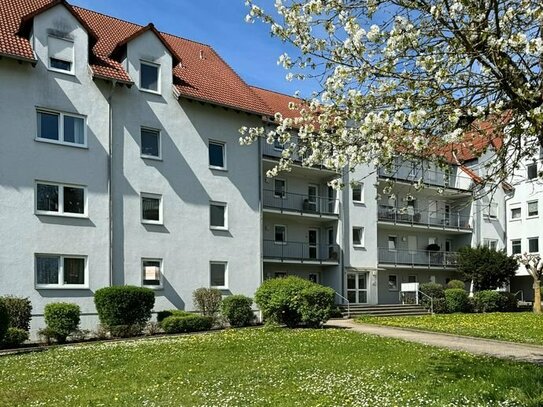 Schöne 3 Zimmer Eigentumswohnung mit Balkon, Stellplatz