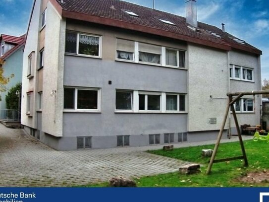 Gemütliche 4-Zimmer-DG-Wohnung zentral in Neckarrems -renovierungsbedürtfig
