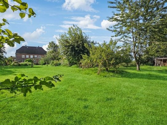 Traum auf dem Lande in Esgrus: Wohnung im Obergeschoss von 2-Familienhaus mit großzügigem Grundstück