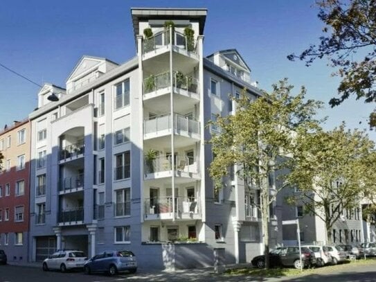 Top 3-Zimmer-Wohnung mit zwei Balkonen und EBK in Nürnberg am Stadtpark