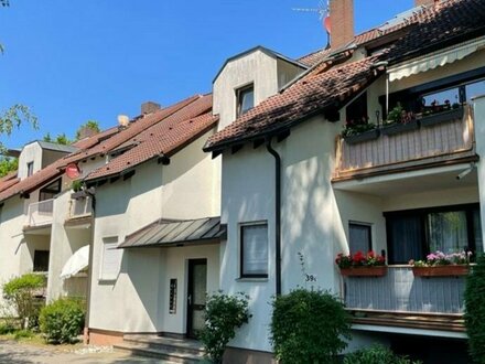 Sonnige 1-Zimmer-Nichtraucher-Wohnung mit Dachterrasse und PkW-Stellplatz in Nürnberg Altenfurt