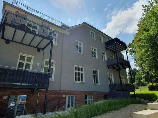 hochwertige 3- RWE mit Dachterrasse, Einbauküche (möglich) & Fahrstuhl in Biesnitz !