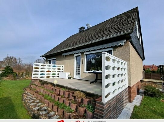 Top gepflegtes Familienhaus mit Garten, Doppelgarage u. Carport in Linsburg!