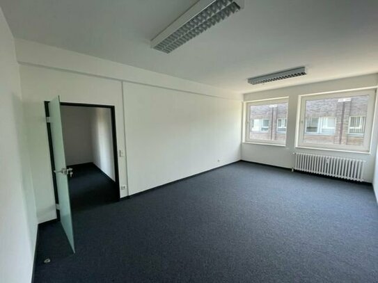 Renovierte Büro-/Praxisflächen