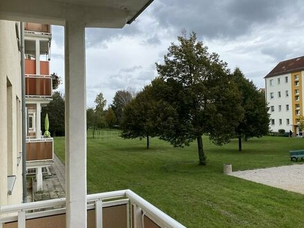 Wohnung mit Einbauküche, Balkon und Dusche im Erdgeschoss