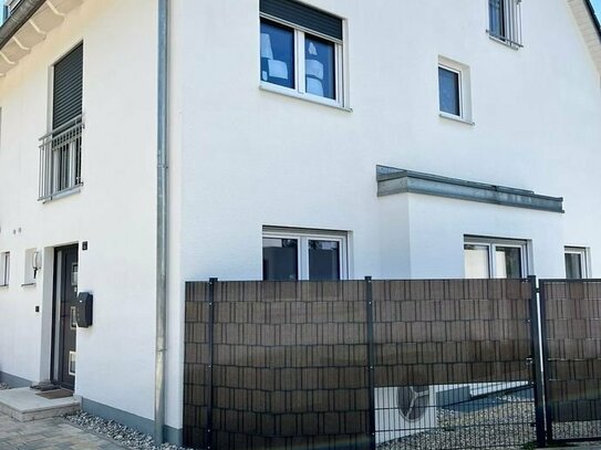 Neuwertige Doppelhaushälfte, Wärmepumpe, KFW 45, gute Lage in Buchenau