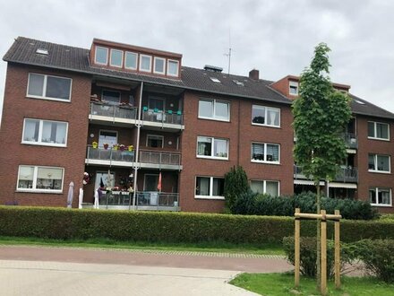 Freie 3 Zimmer - Küche, Bad, Balkon, Gartenanteil, Stellplatz, Keller / 70m²