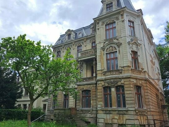 Denkmalgeschützte und teilsanierte Villa in Görlitz am Stadtpark...