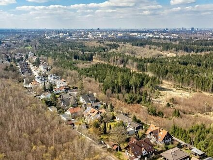 ca. 2830 m² großes Grundstück mit verwertbaren Altbeständen, in exklusiver Lage in Waldperlach!