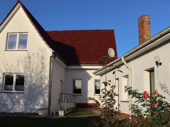 Charmantes, liebevoll saniertes großes EFH mit viel Nebengelass, Doppelgarage, Carport und Garten unweit vom St