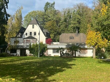 Großes Anwesen mit Büro/Praxisanbau aus 1986 mit parkähnlichem Garten in Hennef-Bröl