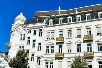 Bezaubernde Dachgeschosswohnung in repräsentativem historischem Gebäude, direkt an der schönen Lahn