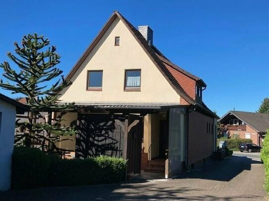 Solides Einfamilienhaus mit Garage und Werkstatt in Schneverdingen