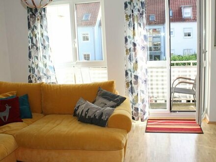 Freundliche 2-Zi-Wohnung mit Balkon in grüner und zentraler Lage